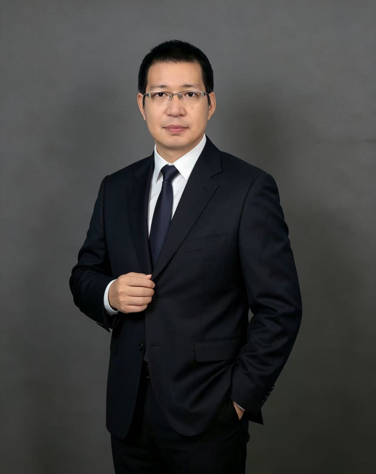 欧俊凡律师照片
